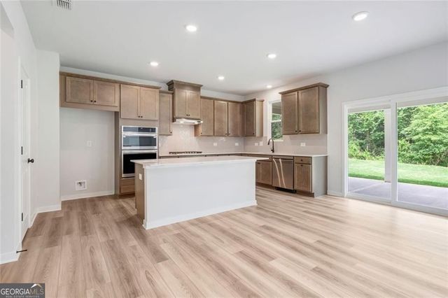 312 Sundown Trail, Mcdonough, GA 30252