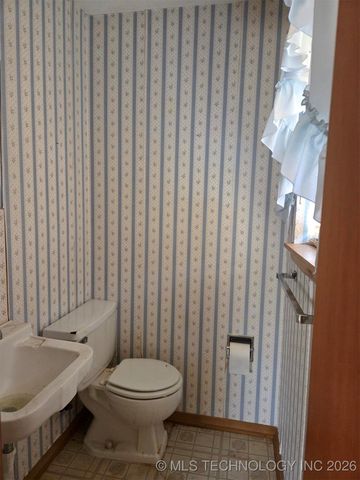 400 S Caney Street, Copan, OK 74022