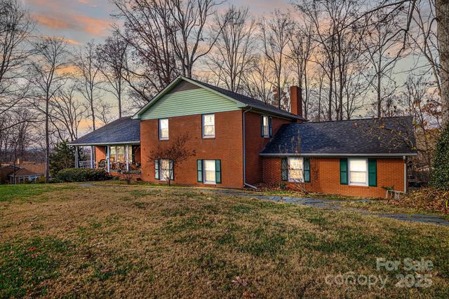 418 Woodcrest Lane, Albemarle, NC 28001