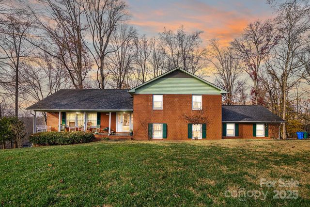 418 Woodcrest Lane, Albemarle, NC 28001