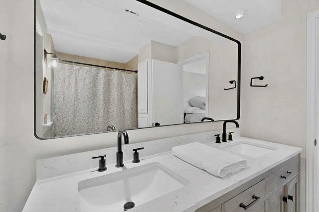 4030 Rawlins Street E, Dallas, TX 75219