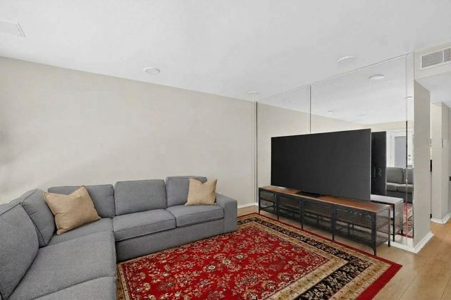 4030 Rawlins Street E, Dallas, TX 75219
