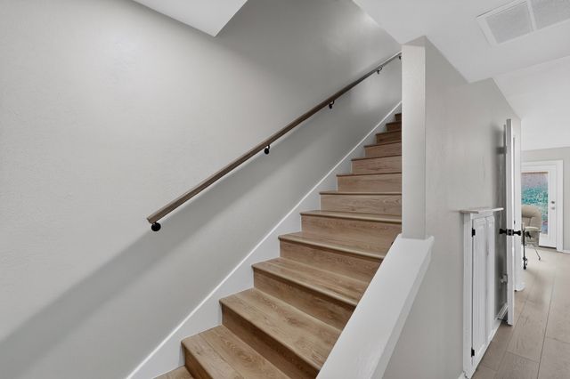 4030 Rawlins Street E, Dallas, TX 75219