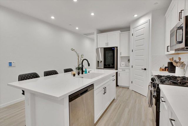 2064 Englebright Way, Plumas Lake, CA 95961