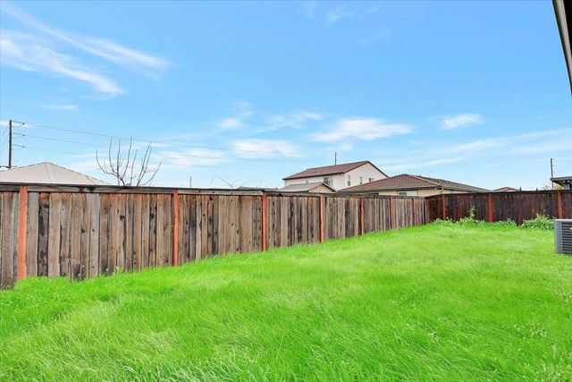 2064 Englebright Way, Plumas Lake, CA 95961