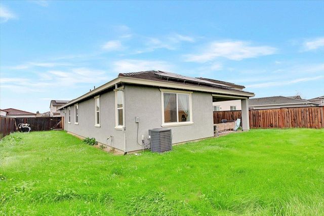 2064 Englebright Way, Plumas Lake, CA 95961