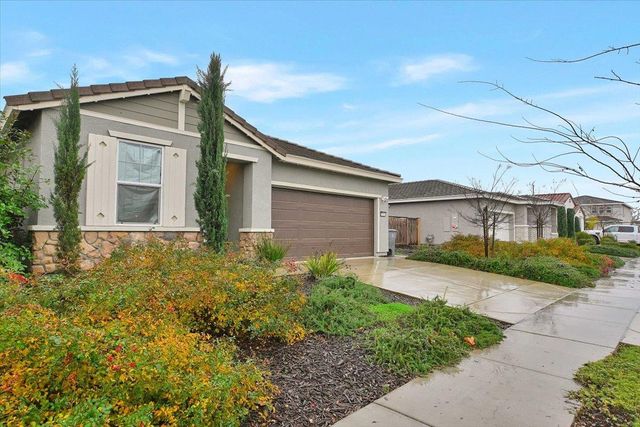 2064 Englebright Way, Plumas Lake, CA 95961