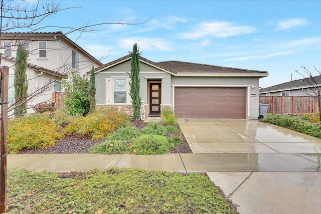 2064 Englebright Way, Plumas Lake, CA 95961