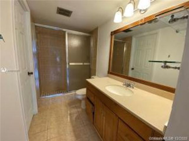4166 Inverrary Drive 303, Lauderhill, FL 33319