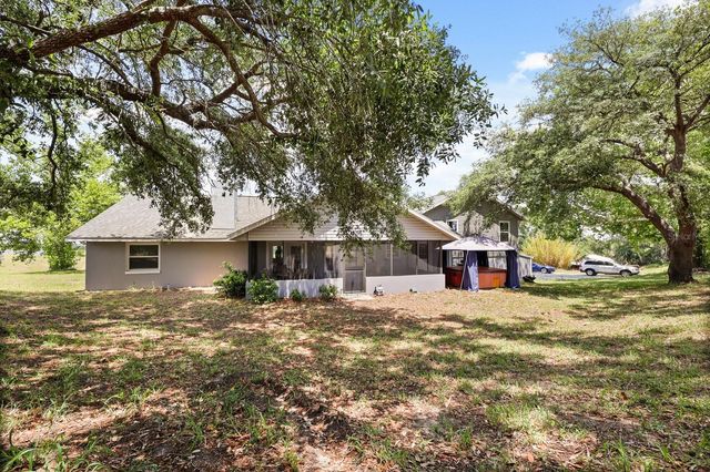 37153 COUNTY ROAD 452, Grand Island, FL 32735