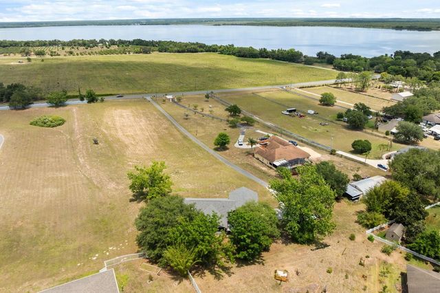 37153 COUNTY ROAD 452, Grand Island, FL 32735