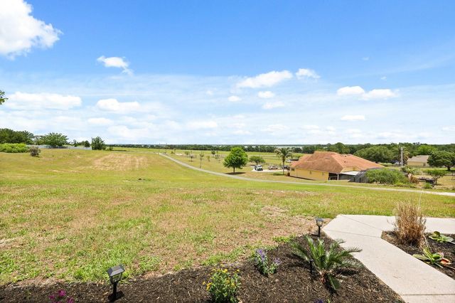 37153 COUNTY ROAD 452, Grand Island, FL 32735