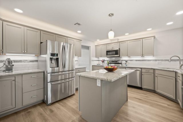 37153 COUNTY ROAD 452, Grand Island, FL 32735
