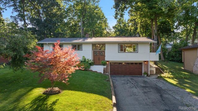 6023 Paramus, Independence Charter Township, MI 48346