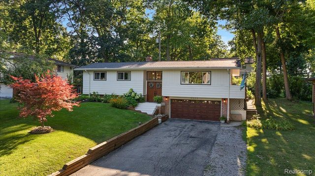 6023 Paramus, Independence Charter Township, MI 48346
