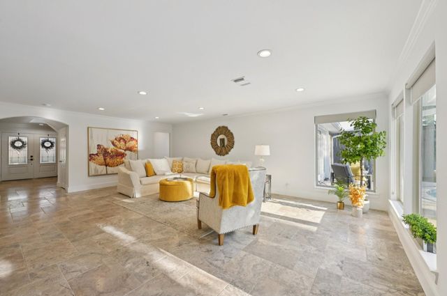 1302 Riverview Circle, Houston, TX 77077