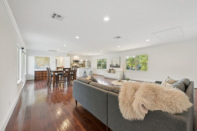 1302 Riverview Circle, Houston, TX 77077