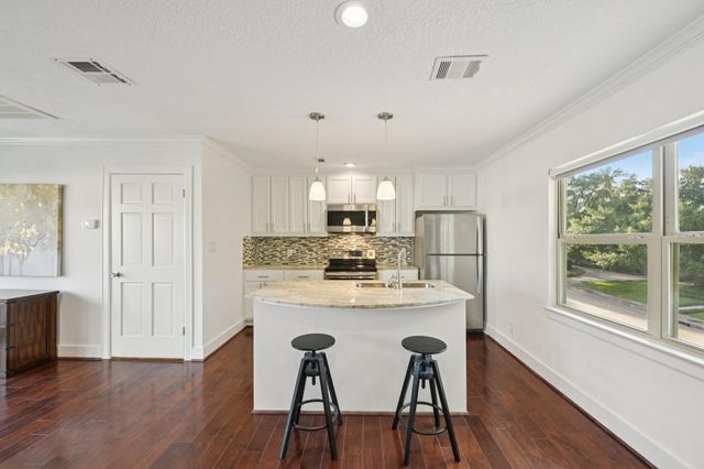 1302 Riverview Circle, Houston, TX 77077