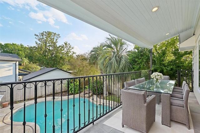 1302 Riverview Circle, Houston, TX 77077