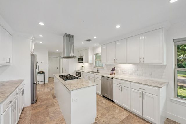 1302 Riverview Circle, Houston, TX 77077