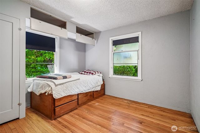 8555 30th Avenue NW, Seattle, WA 98117