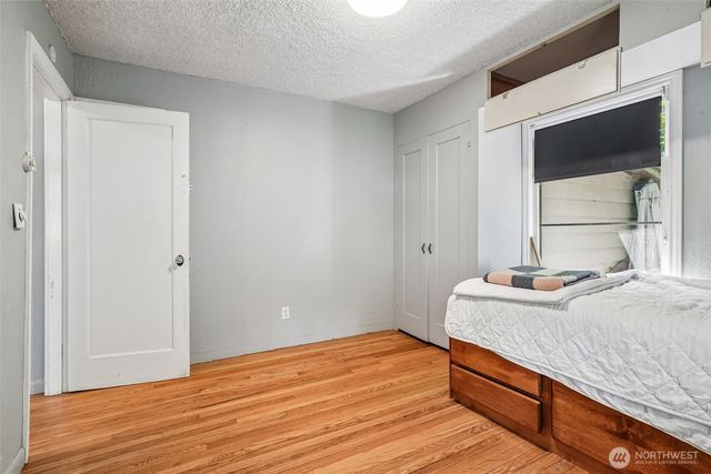 8555 30th Avenue NW, Seattle, WA 98117