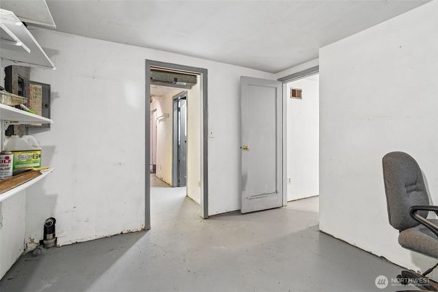 8555 30th Avenue NW, Seattle, WA 98117