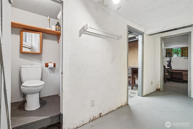 8555 30th Avenue NW, Seattle, WA 98117