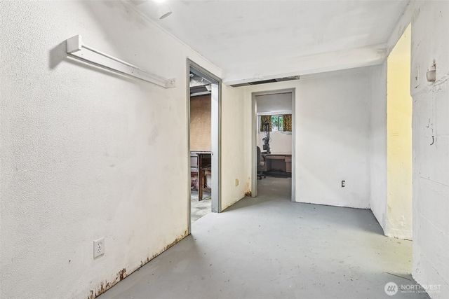 8555 30th Avenue NW, Seattle, WA 98117