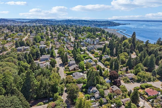 8555 30th Avenue NW, Seattle, WA 98117