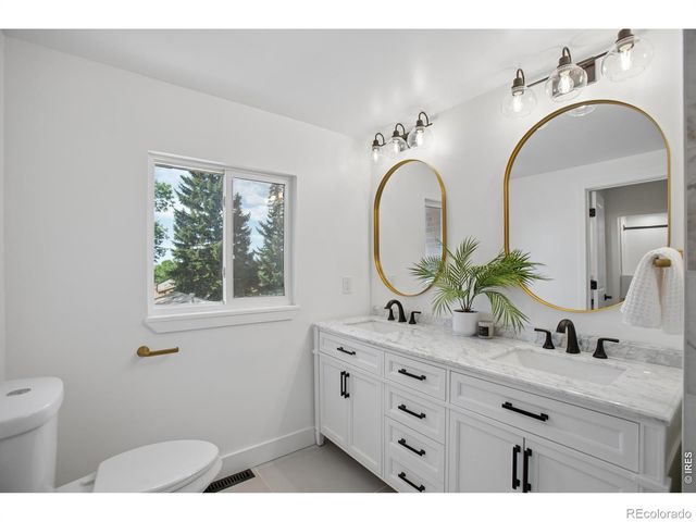 12 Baylor Drive, Longmont, CO 80503