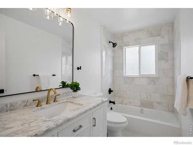 12 Baylor Drive, Longmont, CO 80503