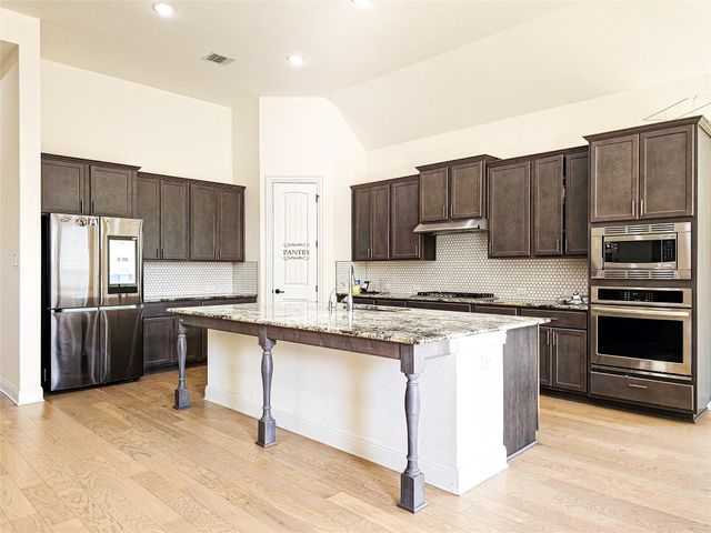 813 Sunny Ridge DR, Leander, TX 78641