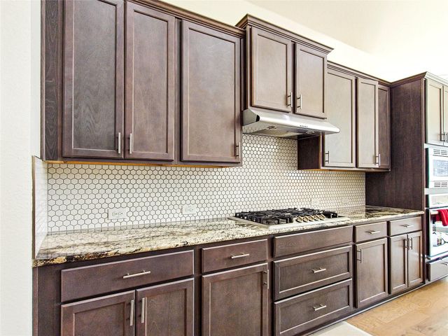813 Sunny Ridge DR, Leander, TX 78641
