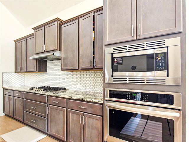 813 Sunny Ridge DR, Leander, TX 78641