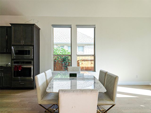 813 Sunny Ridge DR, Leander, TX 78641