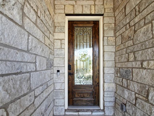 813 Sunny Ridge DR, Leander, TX 78641
