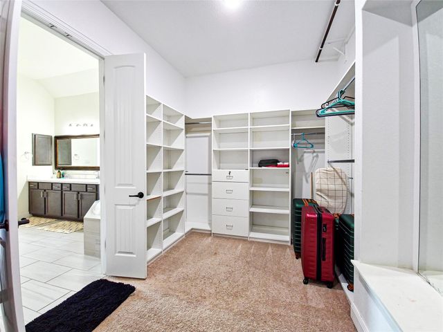813 Sunny Ridge DR, Leander, TX 78641