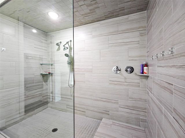 813 Sunny Ridge DR, Leander, TX 78641