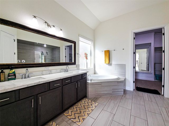 813 Sunny Ridge DR, Leander, TX 78641