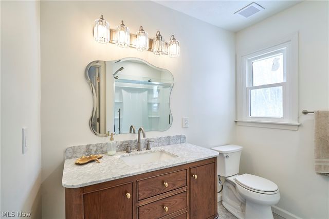 8712 Bradford Lane, Brecksville, OH 44141