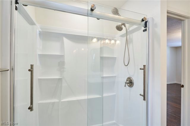 8712 Bradford Lane, Brecksville, OH 44141