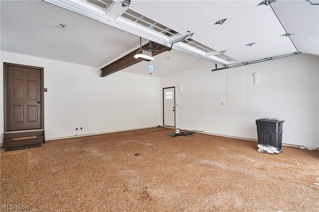 8712 Bradford Lane, Brecksville, OH 44141