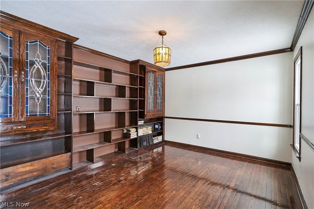 8712 Bradford Lane, Brecksville, OH 44141