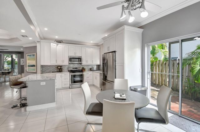 11666 Briarwood 2 Circle 2, Boynton Beach, FL 33437