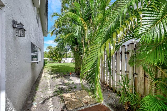 11666 Briarwood 2 Circle 2, Boynton Beach, FL 33437