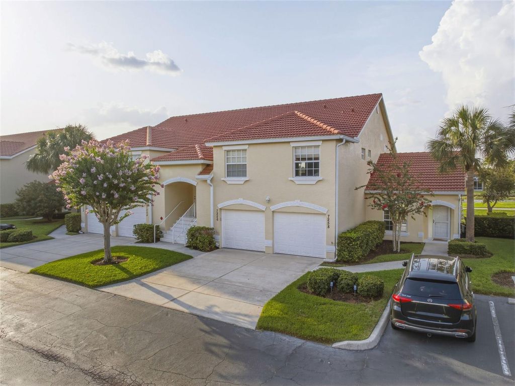 Image 1 of property listing at 7258 CEDAR HOLLOW CIRCLE 102, Bradenton, FL 34203