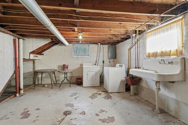 613 Pine Street, Essexville, MI 48732