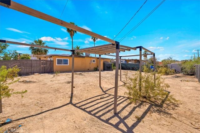 74076 Casita, 29 Palms, CA 92277