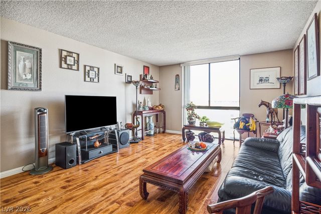 3930 University Center Drive 809, Las Vegas, NV 89119